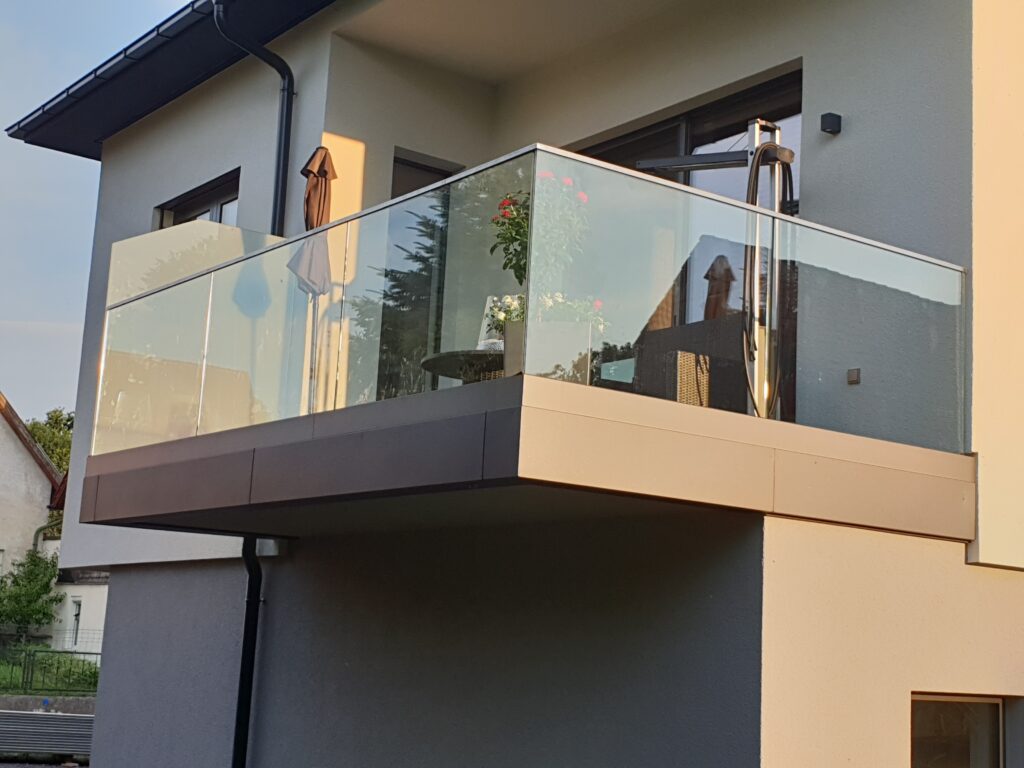 Ganzglasgeländer